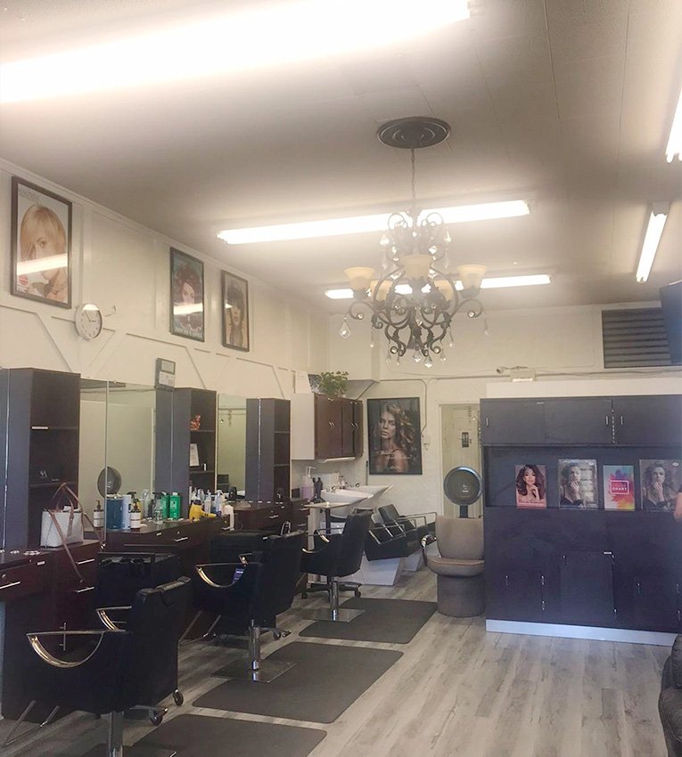 Interior of Lia's Nails & Hair Salon in North Hollywood